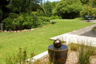 accommodation, Somerset West, Guesthouse, Guest House, Golden Hill, Golden Hill Guest House, garden